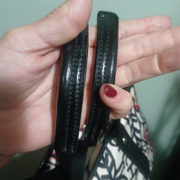 EUC Coach Poppy Daisy Graffiti Tote COA - Picture 9 of 14